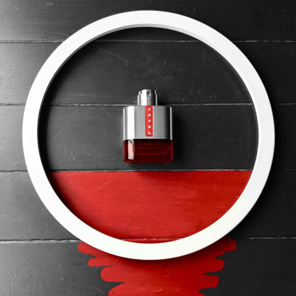 Prada Luna Rossa Sport, atomizador compacto para refrescar durante el día.