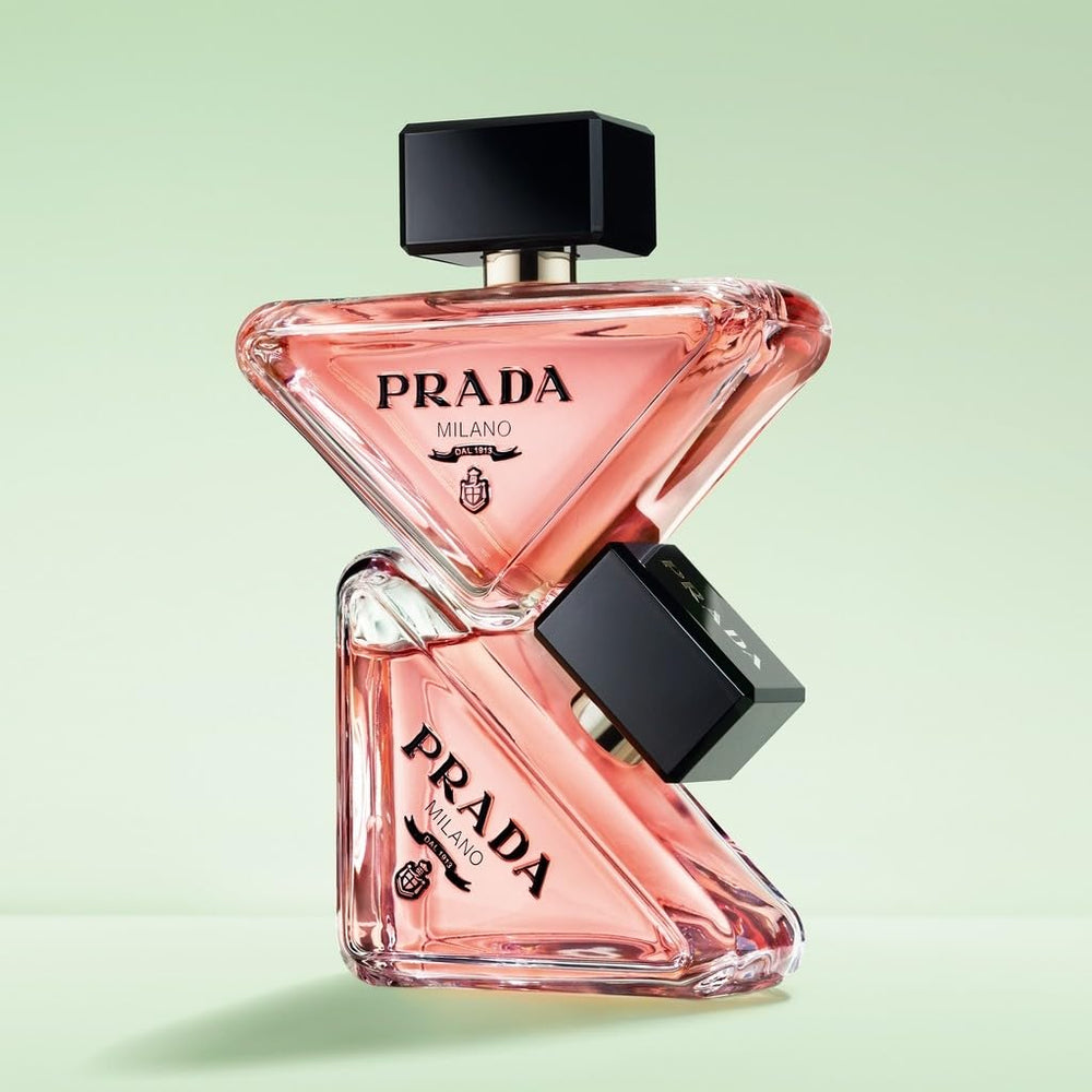 Prada Paradoxe diseño de envase recargable, facilita recargas y transporte.