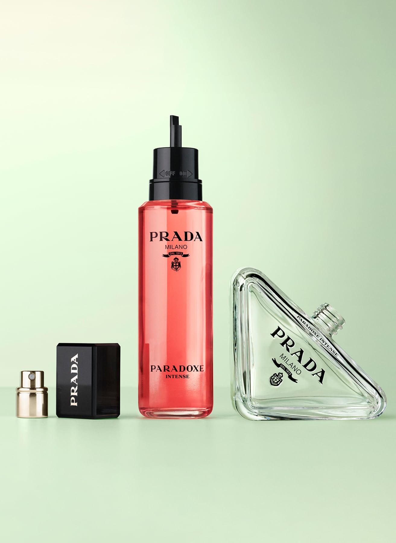 Prada Paradoxe Intense, envase-recargable que resalta la sostenibilidad.