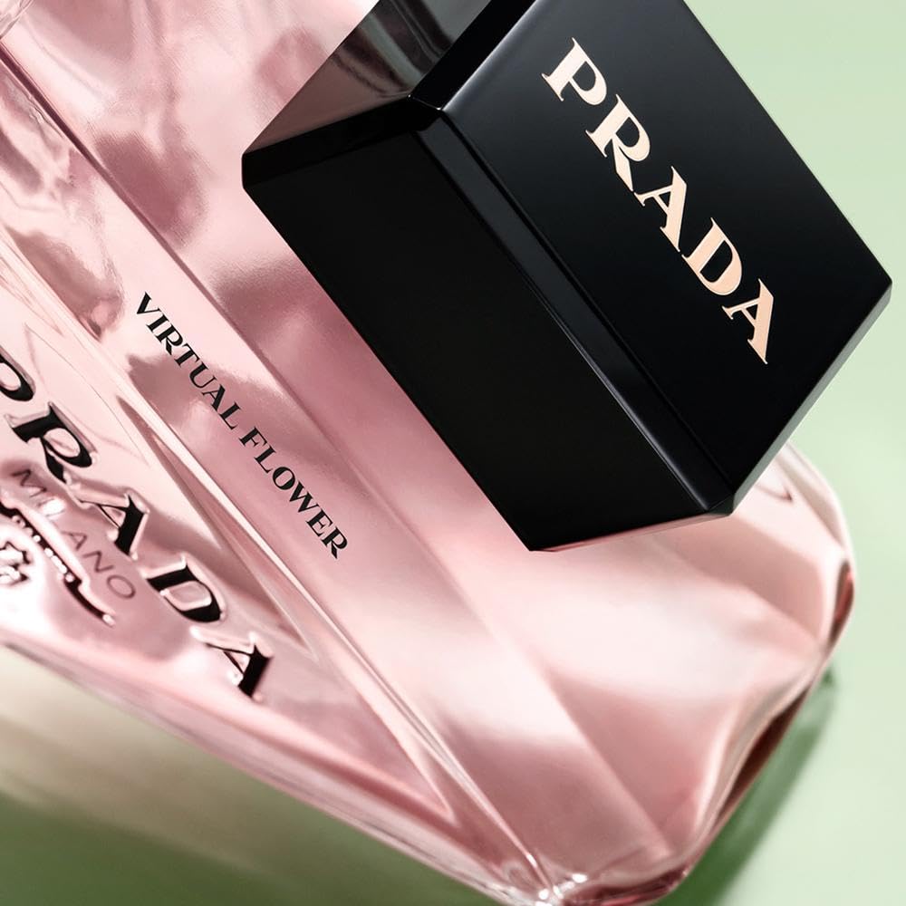 Prada Paradoxe Virtual Flower: muestra en muñeca, aroma envolvente para encuentros.