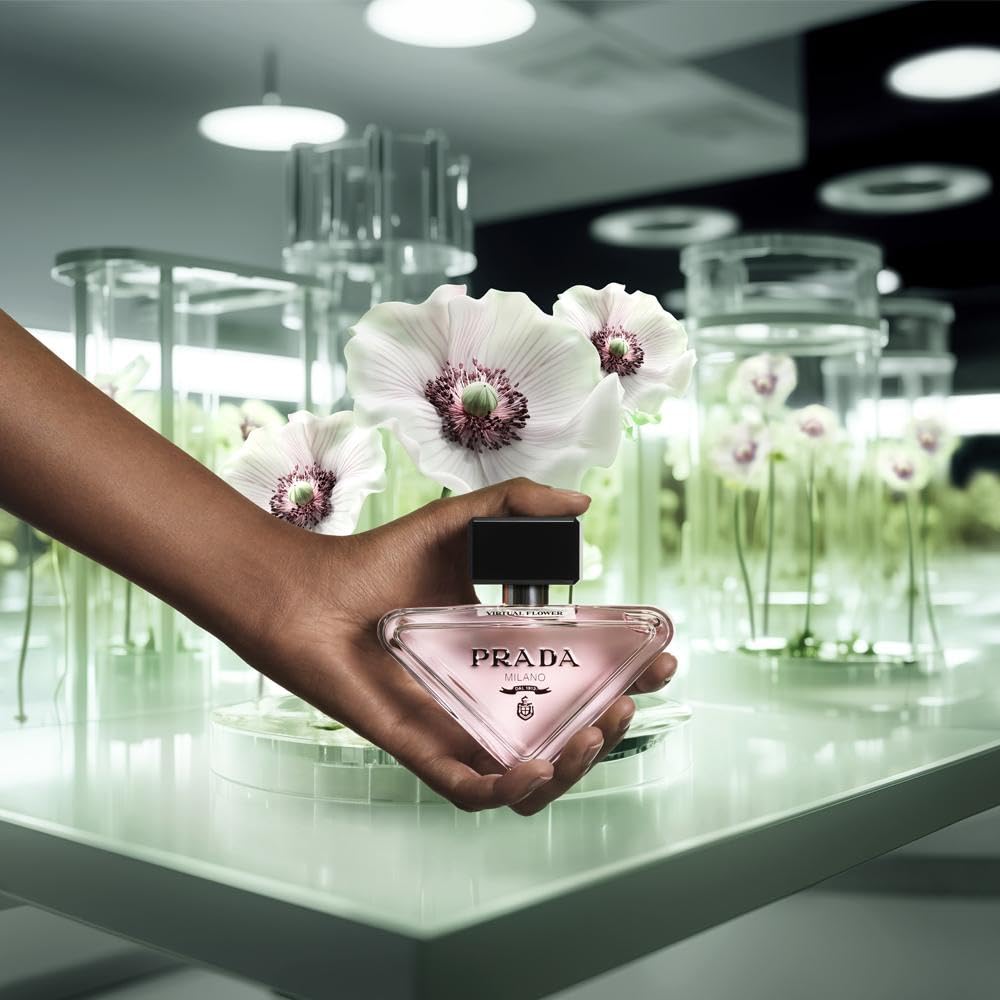 Prada Paradoxe Virtual Flower: sistema recargable, opción sostenible a diario.