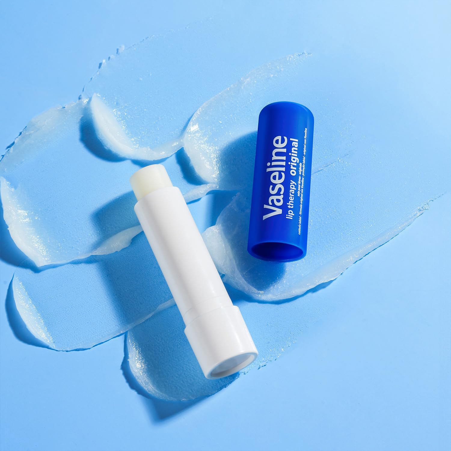 Presentación Vaseline: caja con loción y bálsamo para uso diario.