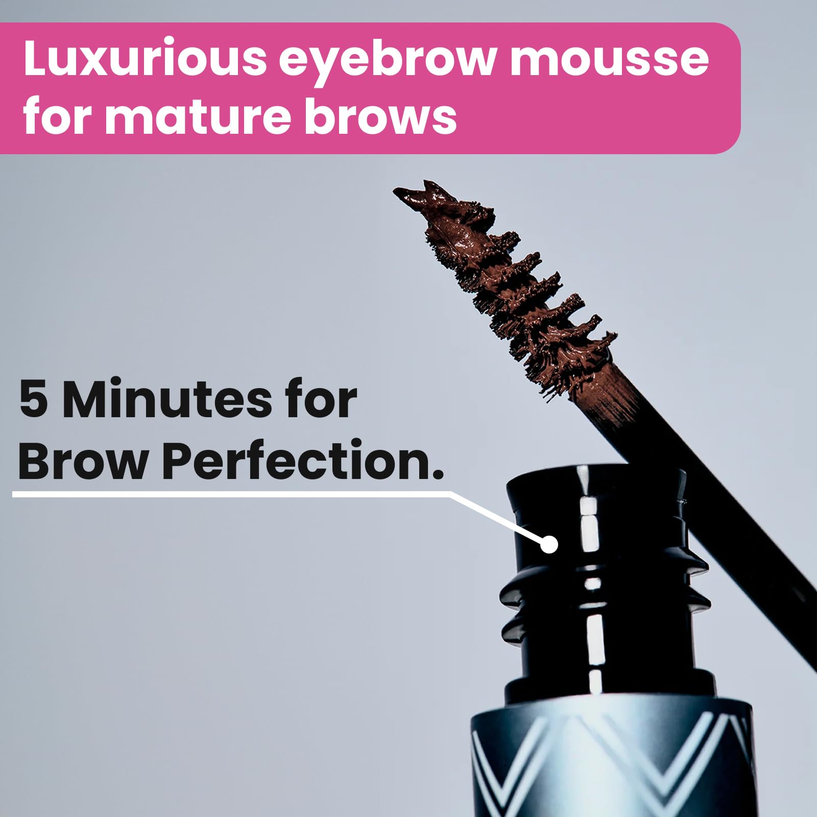 Aplicación rápida de mousse ligero con Prime Prometics PrimeBrow Complete en las cejas