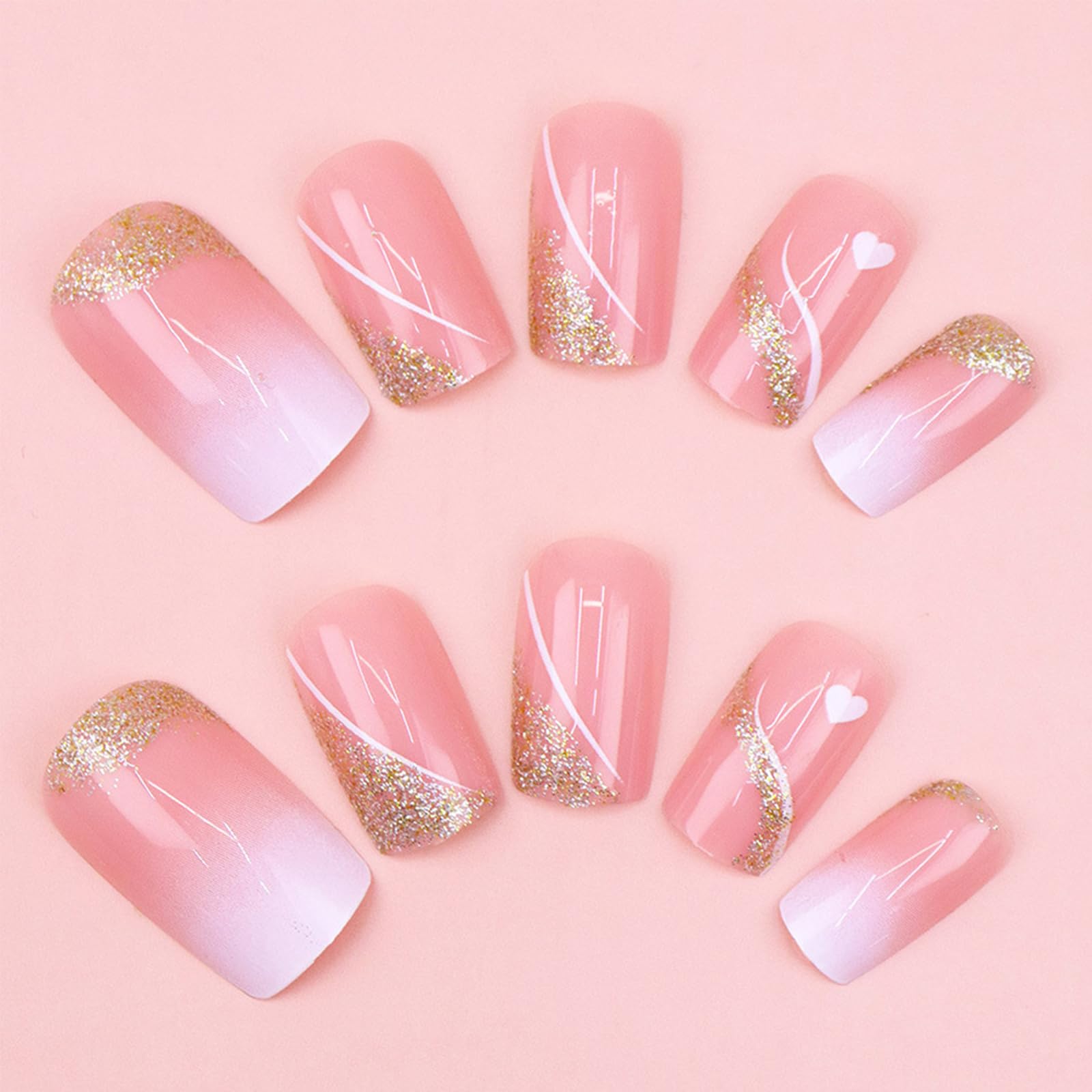 Puyokinm manos con uñas postizas para realzar manicura rápida en eventos.