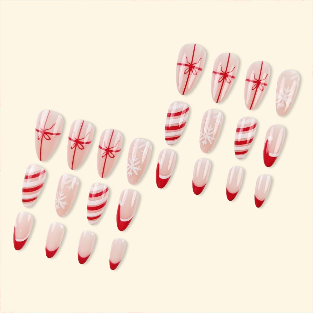 Uñas en forma almendra de Puyokinm, diseño navideño con copos