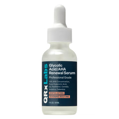 Sérum QRxLabs con ácido glicólico 15% en botella, exfoliación suave para piel más suave.