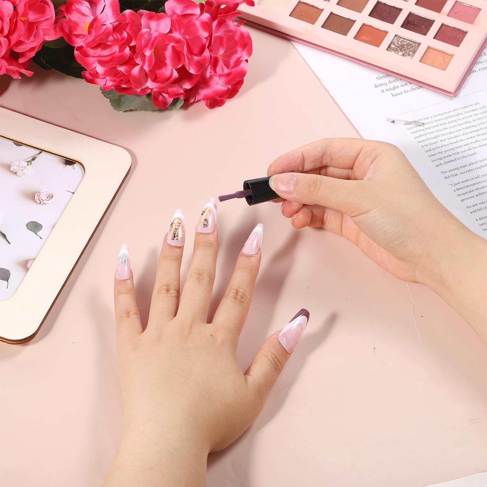 Compatibilidad de Qulkws con esmalte regular, gel o acrílico para mayor versatilidad.