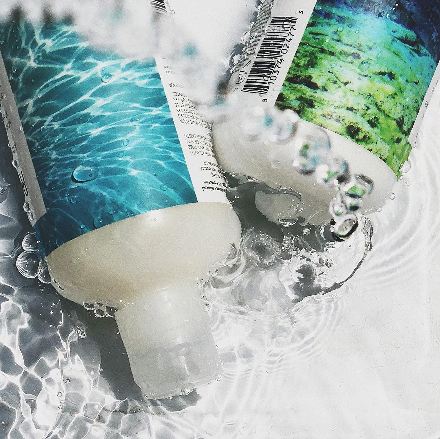R+Co Atlantis, detalle de cabello seco, suavidad y brillo