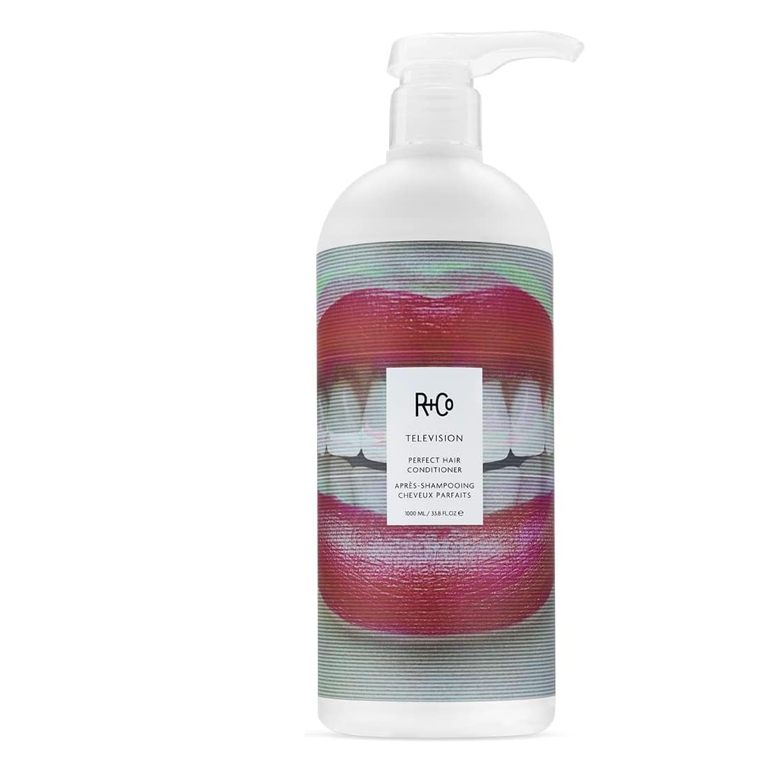 R+Co Television shampoo, vertido de la botella, textura cremosa para lavado suave.