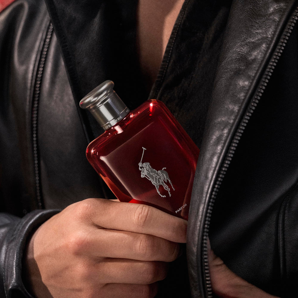 Ralph Lauren Polo Red, frasco con detalle de absenta para notas audaces