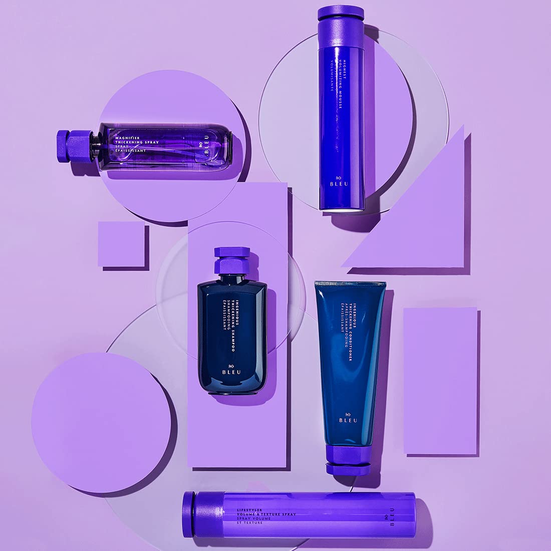 R+Co BLEU Mousse: memoria de estilo en envase para peinados de larga duración.