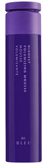 R+Co BLEU Mousse de volumen máximo: botella que sugiere cuerpo y brillo.