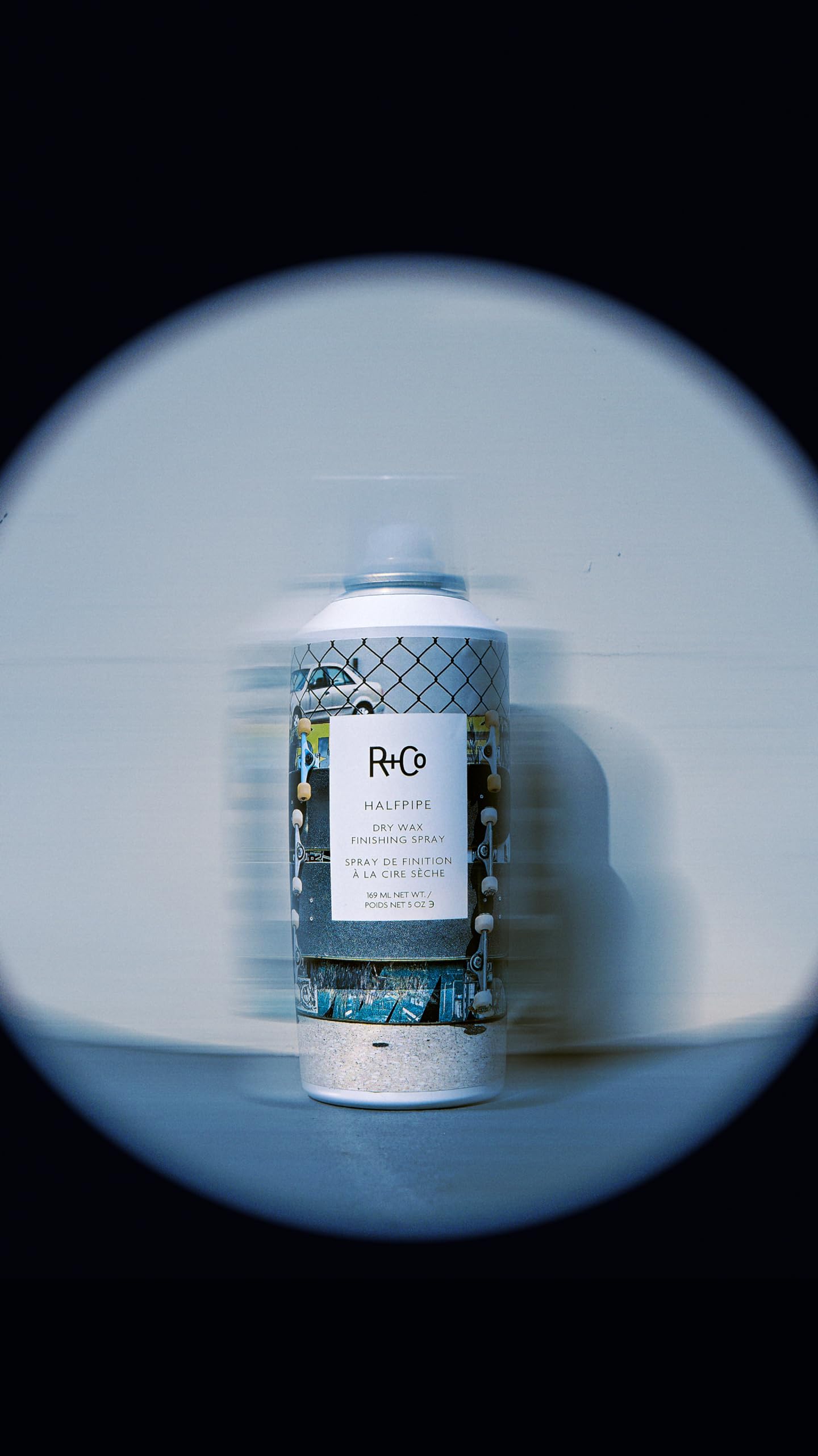 R+Co Halfpipe: brillo natural y movimiento sin peso.