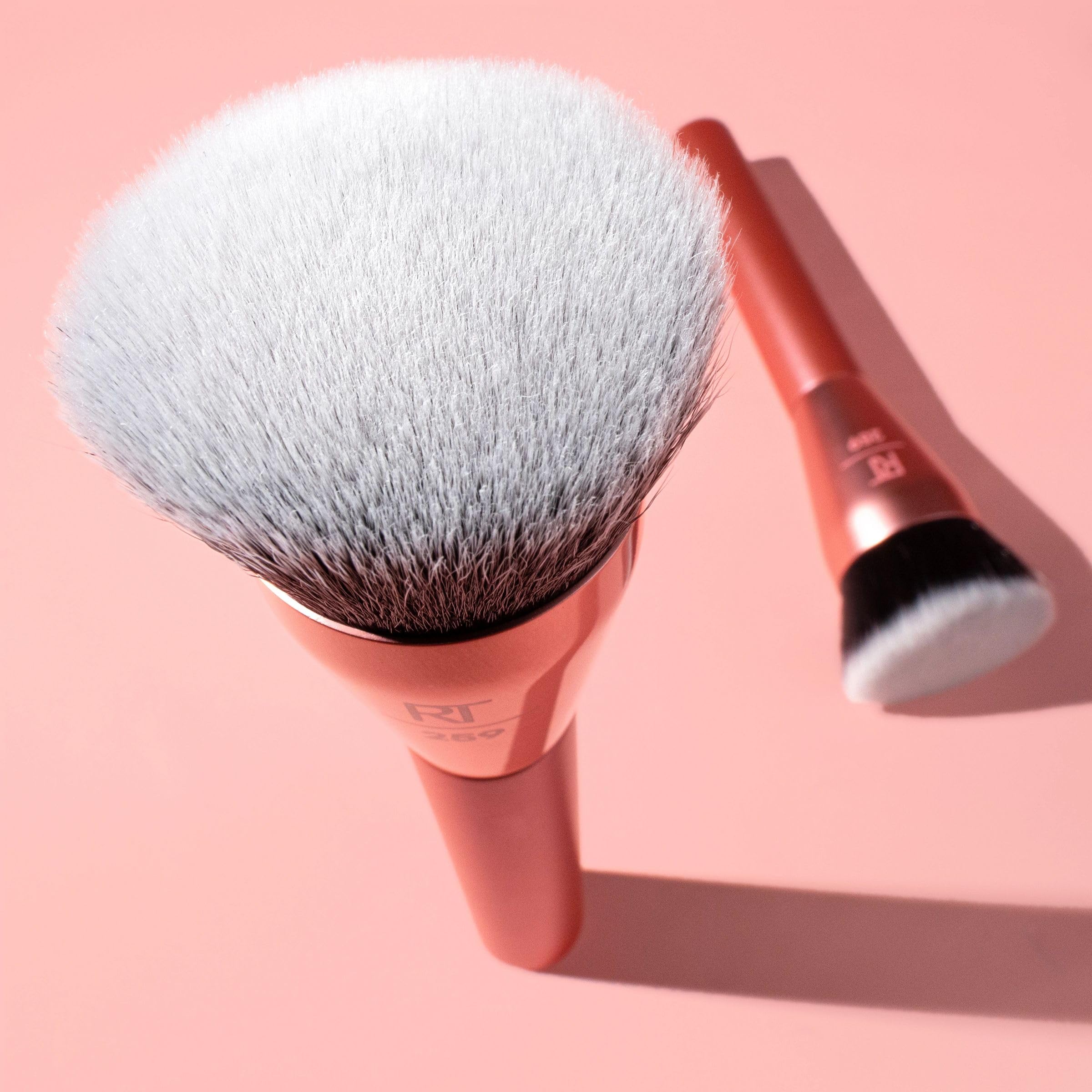 Real Techniques Glow: creación con artistas de maquillaje para resultados profesionales.