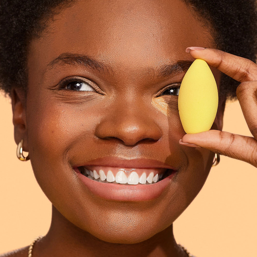 Esponja vegana y cruelty-free Real Techniques Miracle Concealer.