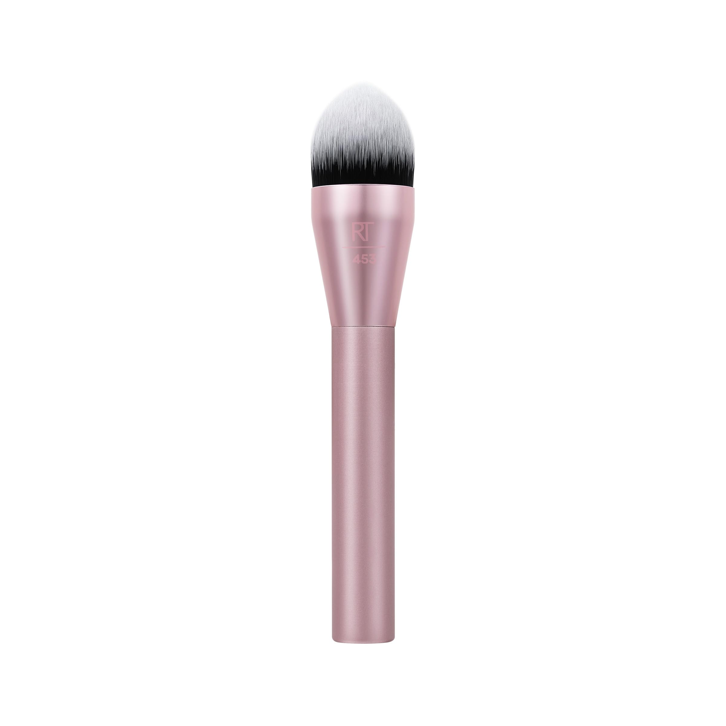 Real Techniques Power Pigment: cabeza punta precisa para aplicar color crema o rubor líquido con control.