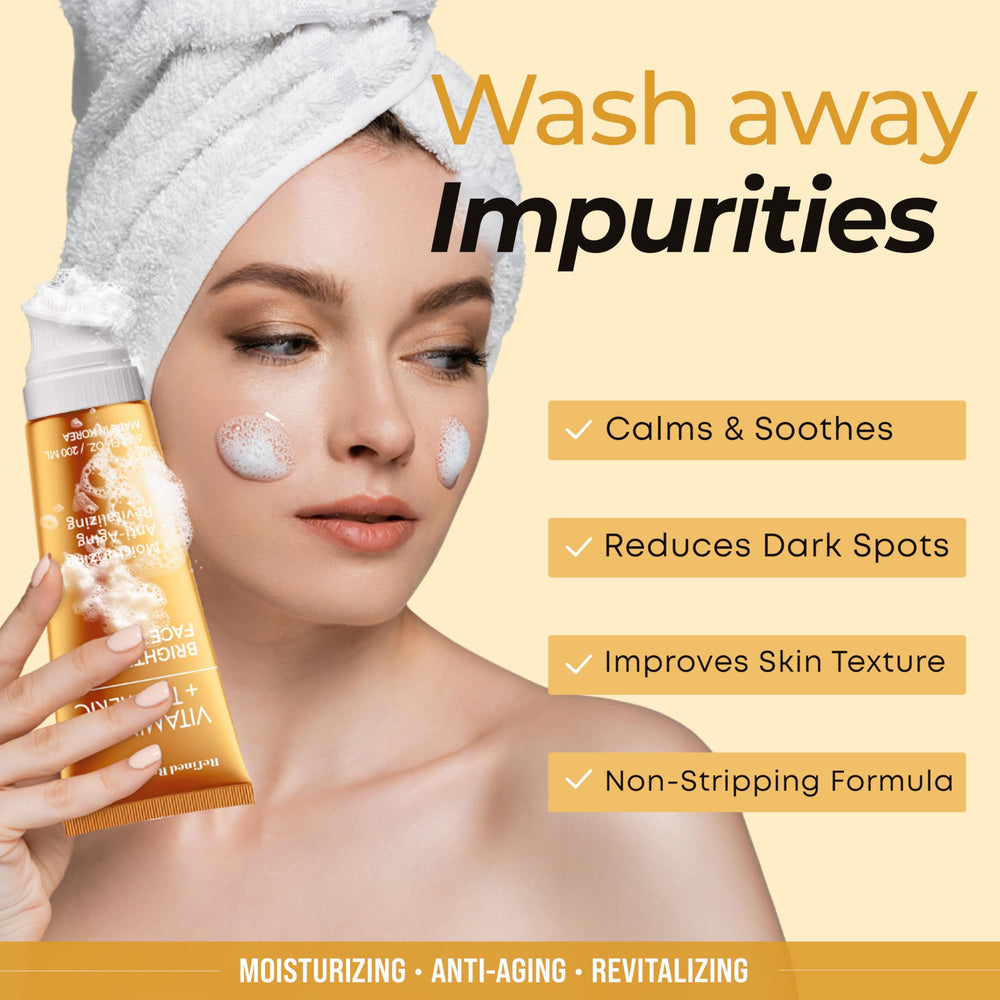 Refined Radiance muestra textura cremosa que genera espuma suave durante la limpieza
