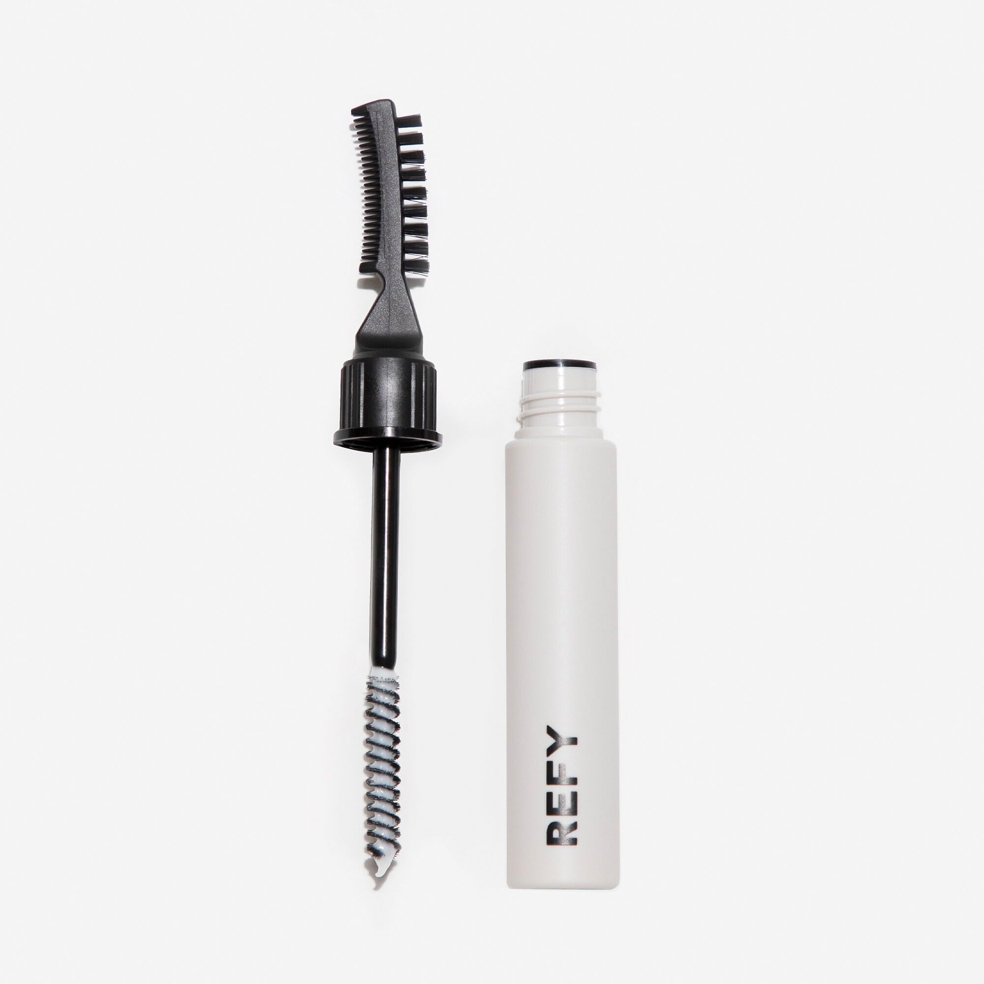 REFY Brow Sculpt aplicación suave para un aspecto diario.