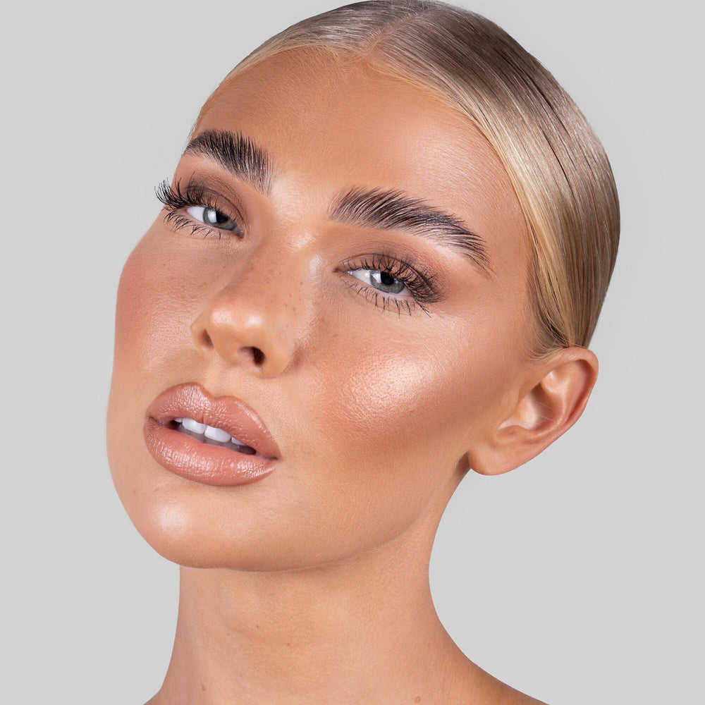 REFY Brow Sculpt con efecto laminado para cejas ordenadas.