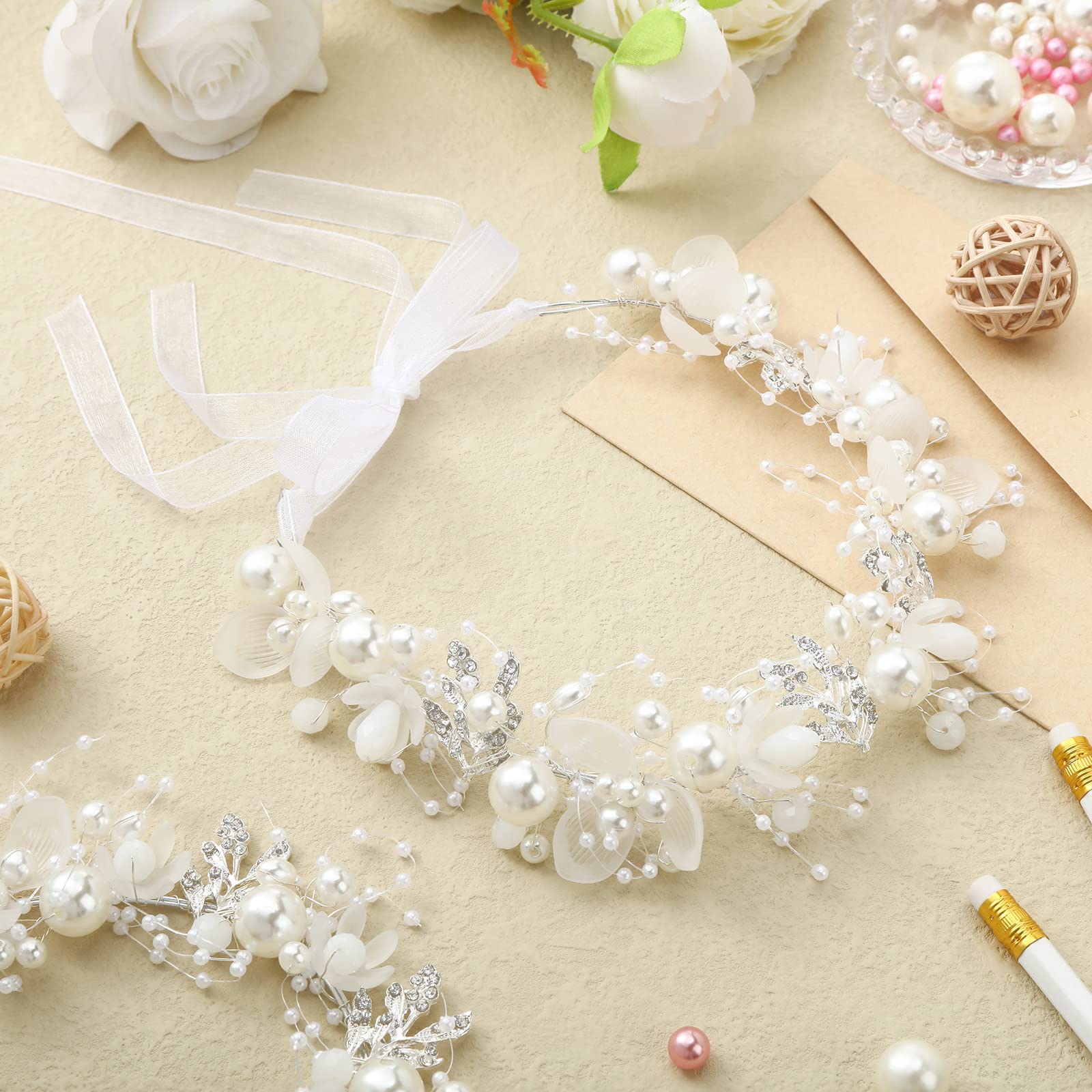 Diadema para boda Retrowavy, corona elegante que complementa el vestido.