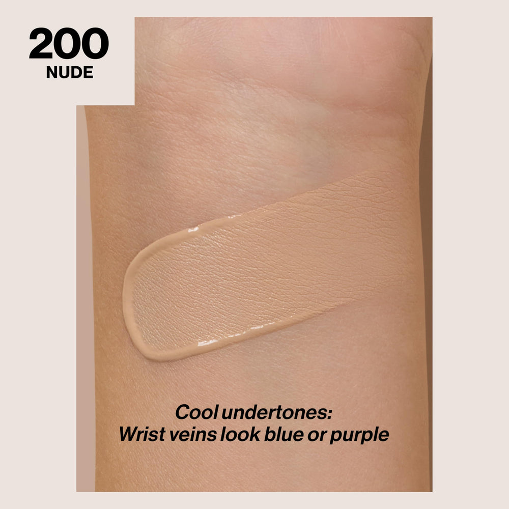 Revlon ColorStay Foundation: muestra nude 200 en piel para ver tono y cobertura.