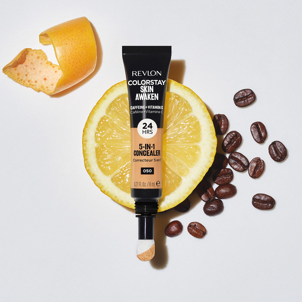 REVLON ColorStay Skin Awaken contiene cafeína y vitamina C para despertar la piel