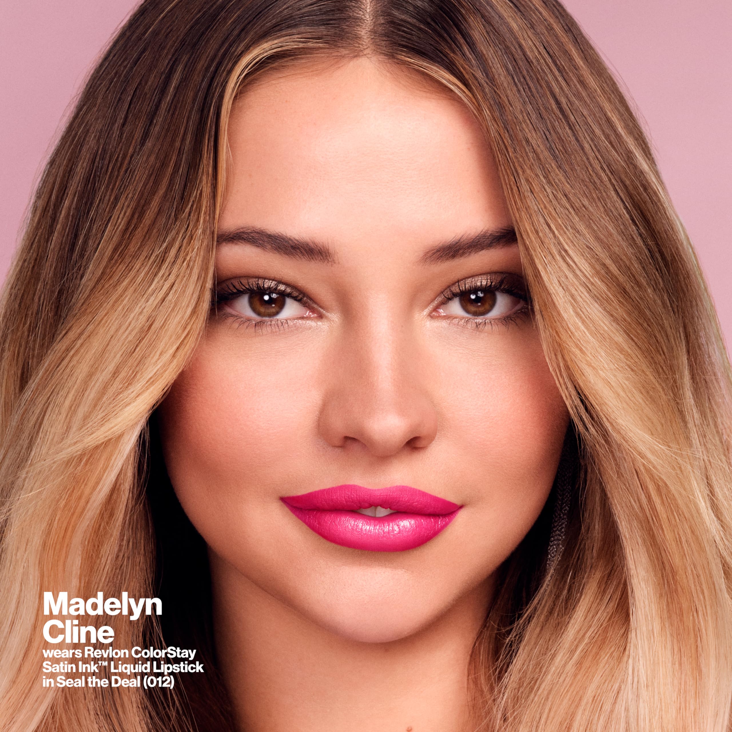REVLON ColorStay Tinta Satinada Labios: primer plano de labios con acabado satinado.