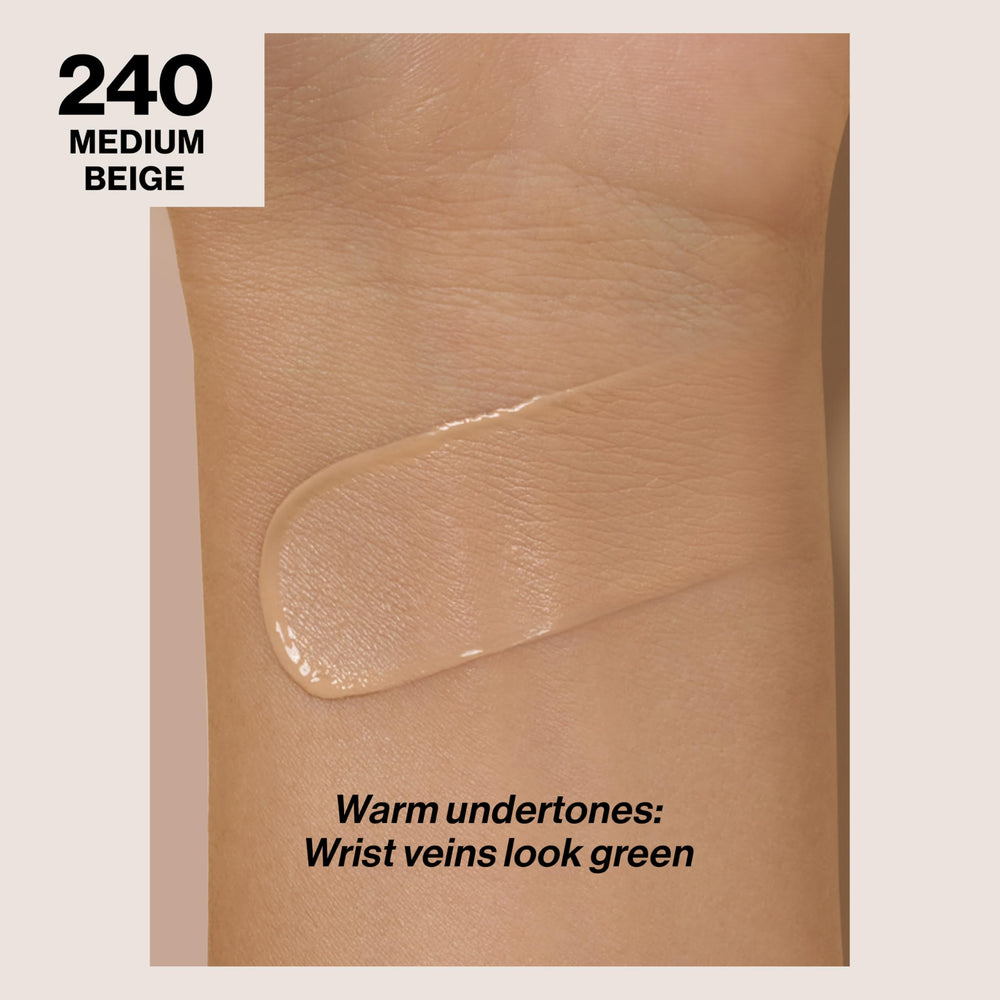 Revlon ColorStay tono 240 medio beige en acción para igualar tono de piel.