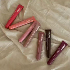 Rhode Brillo Tinte Labial: brillo natural para un aspecto diario y fresco.