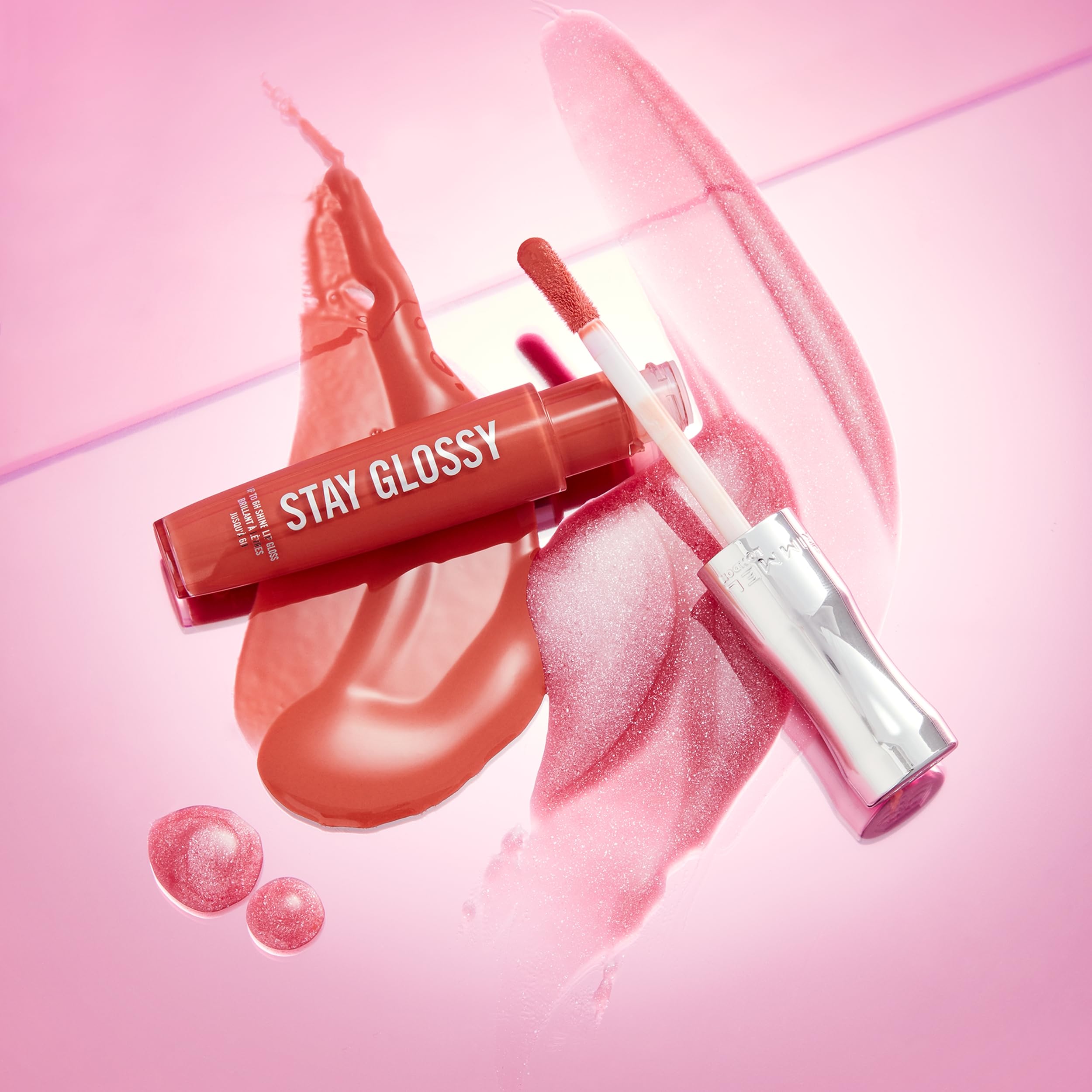 Rimmel ofrece hasta seis horas de brillo y color.