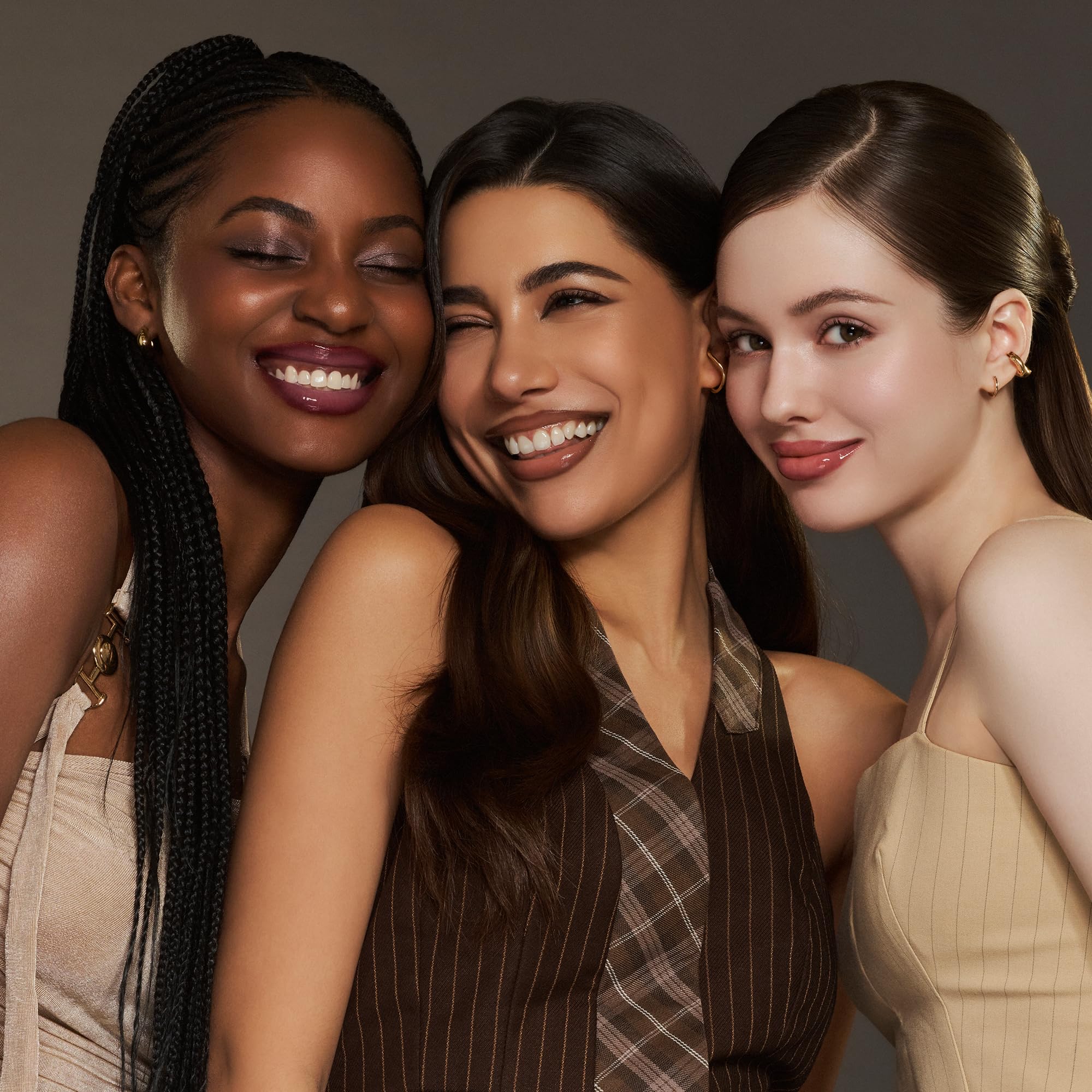 romnd Look final: labios brillantes y voluminosos para ocasiones especiales.