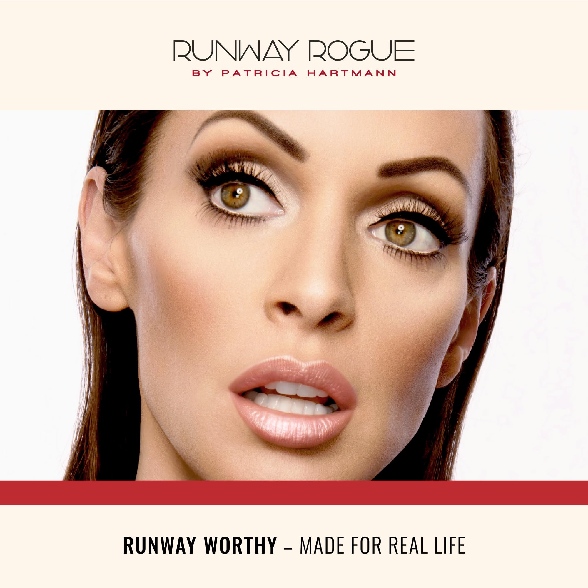 Runway Rogue Pearl Glam labial, textura mate con brillo plateado-oro.