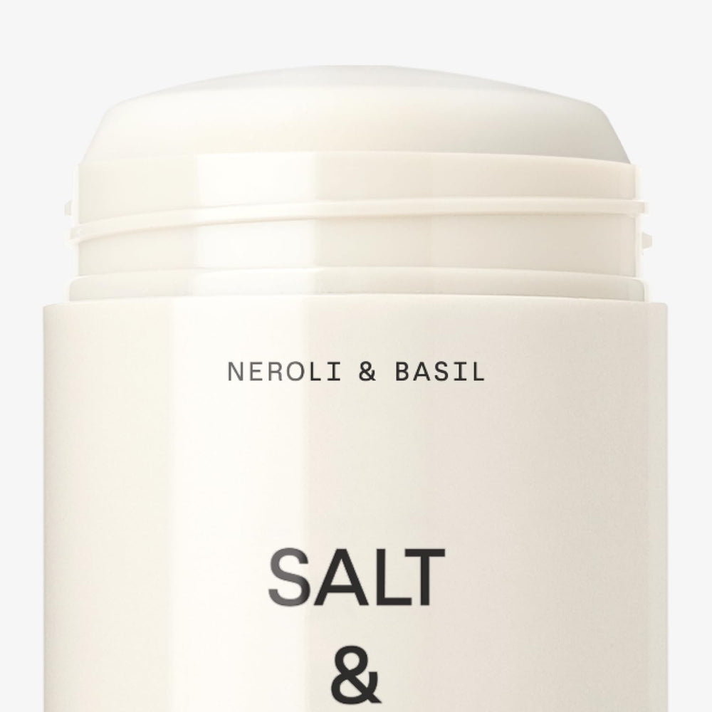 Salt & Stone fórmula suave que se desliza sin dejar manchas.