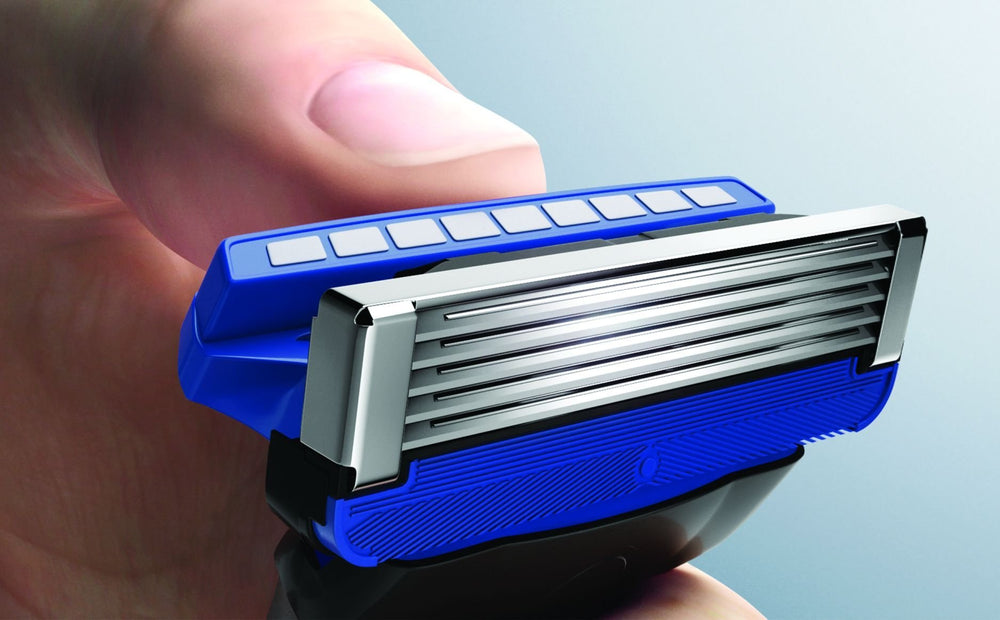 Cuchillas Schick Hydro 5 en primer plano para un afeitado cercano