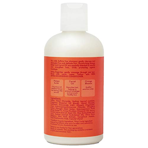 Aplicación en manos con SheaMoisture Mango Zanahoria, suavidad y desenredo.