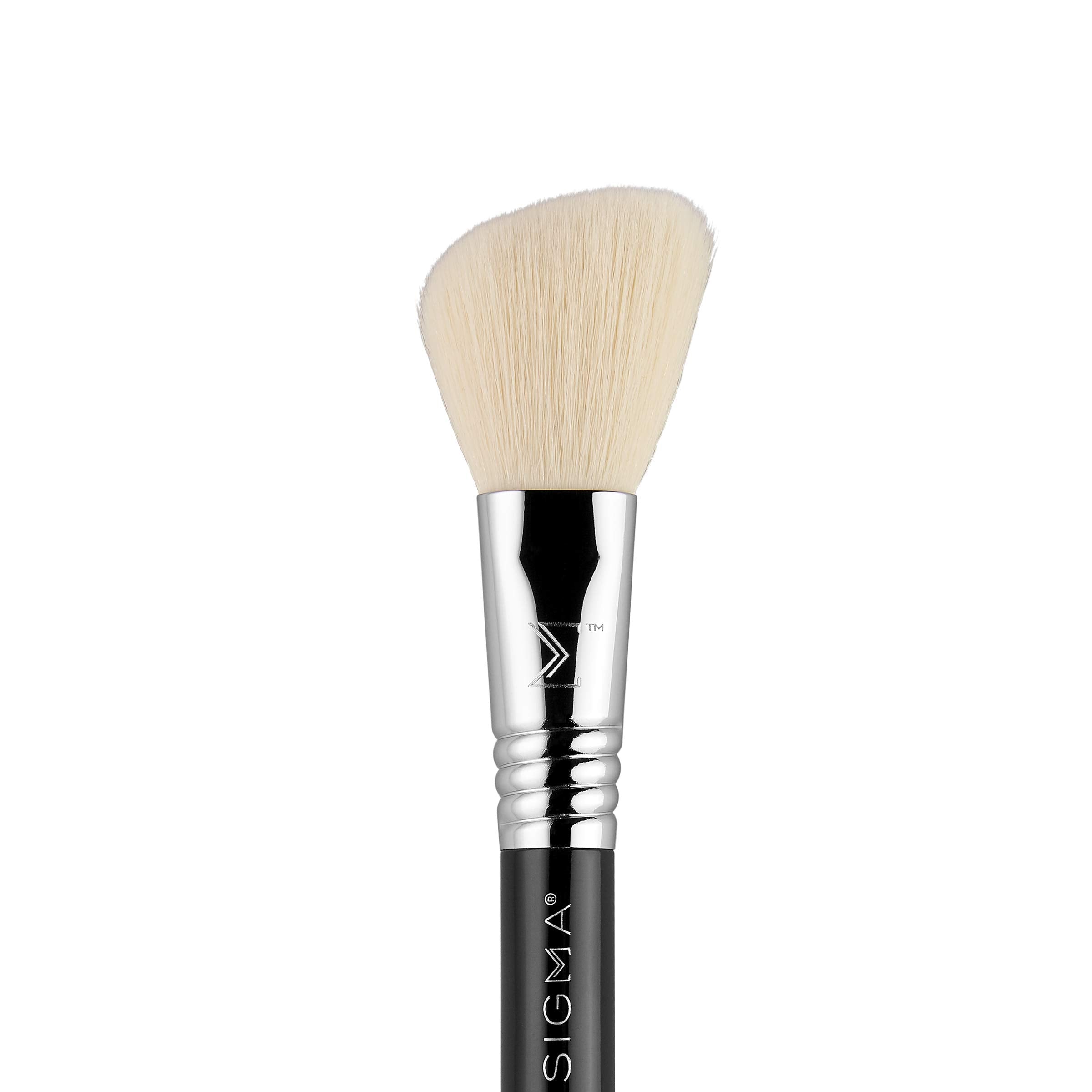 Sigma Beauty Travel Essential Trio pincel rostro: aplicación homogénea para base y polvos.