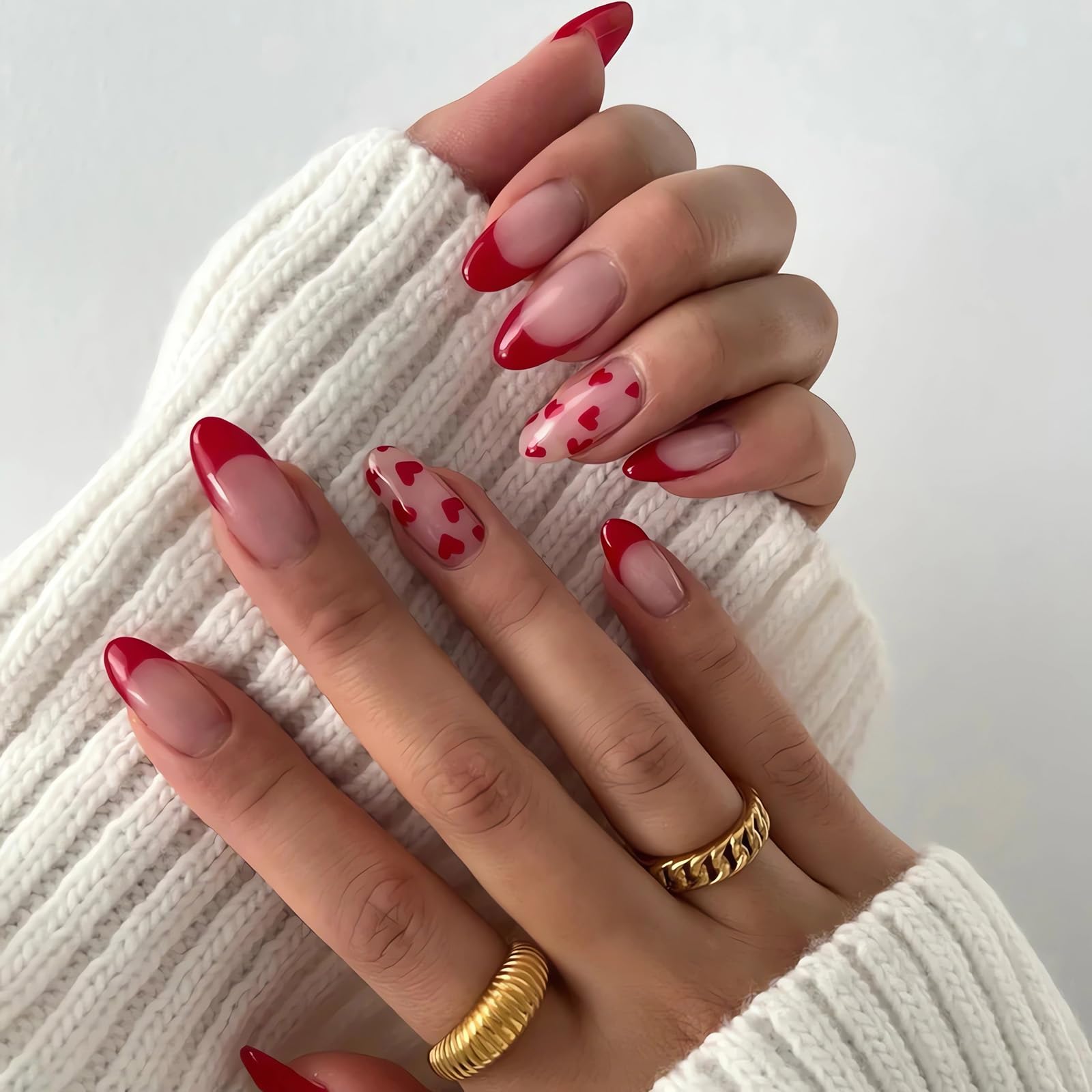 SINSEN Uñas de San Valentín con corazón rojo en forma almendra, ideal para fechas especiales.