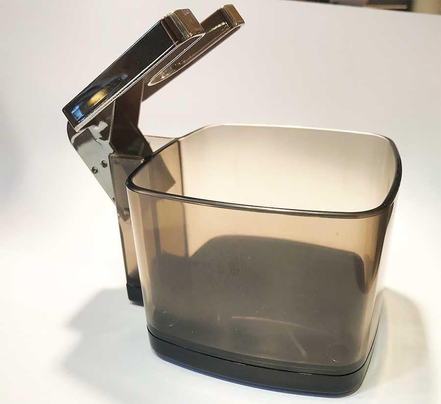 Skull Shaver Platinum Rinse Stand diseño elegante y práctico para el baño