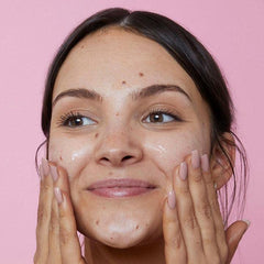 Exfoliante corporal The Scrub of Your Life para suavizar la piel.