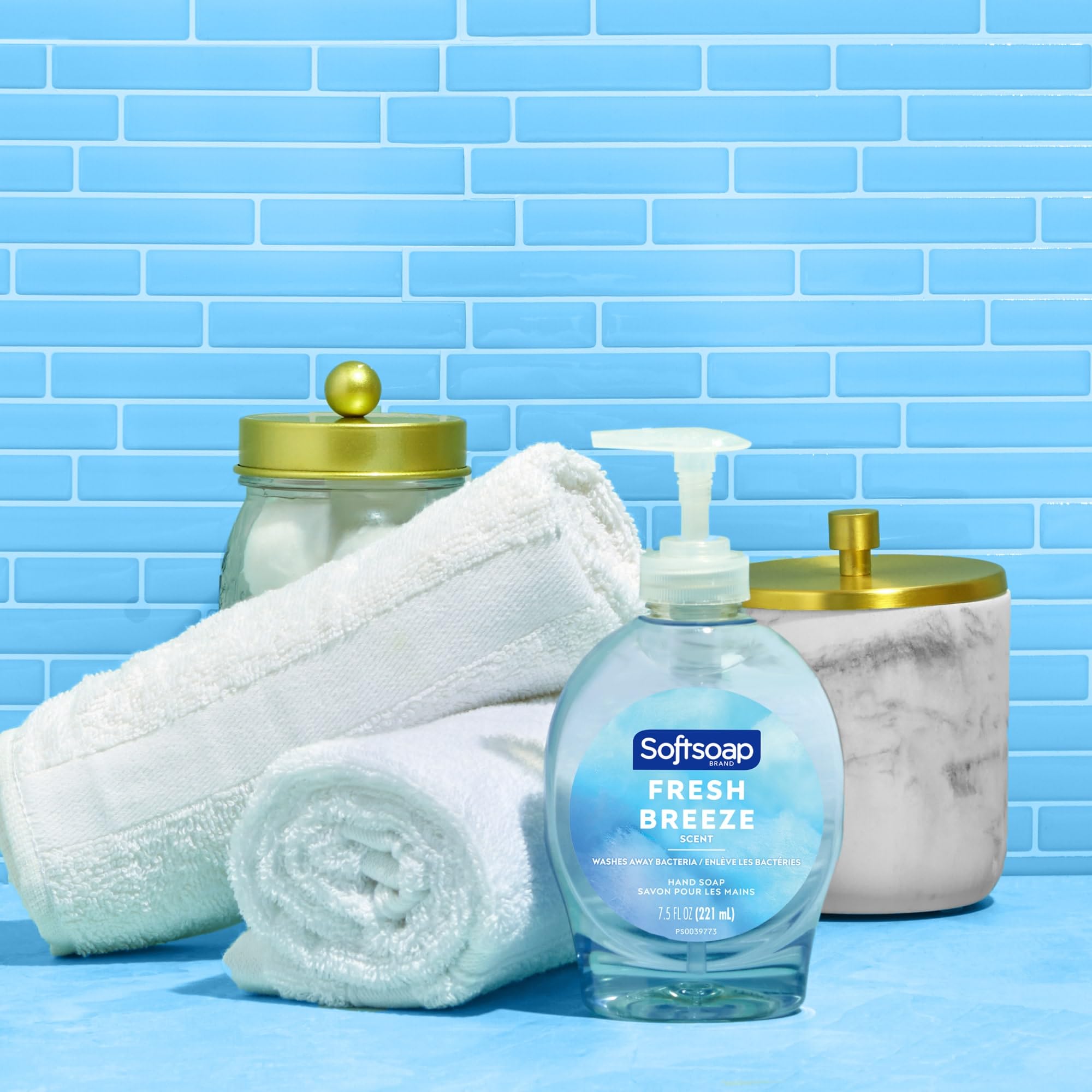 Softsoap jabón con espuma suave que cuida la piel.