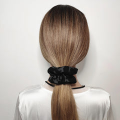 Scrunchies Sufermoe de seda satinada multicolor, facilidad para peinar sin tirones.