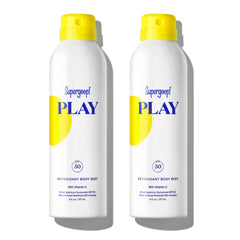 Bruma corporal ligera de Supergoop PLAY SPF 50 para piel expuesta.