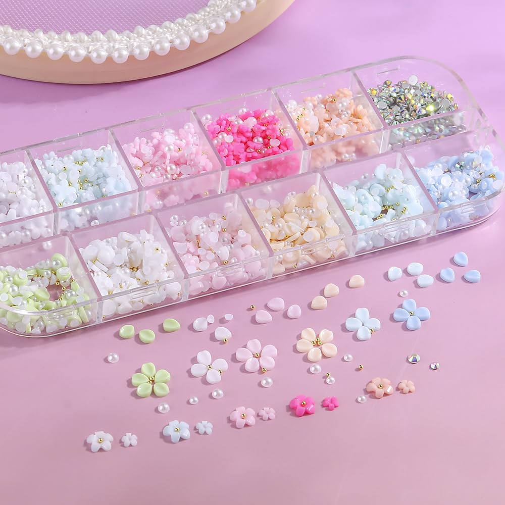 Cristales brillantes de SUTOKAKA para destellos en diseño de uñas.