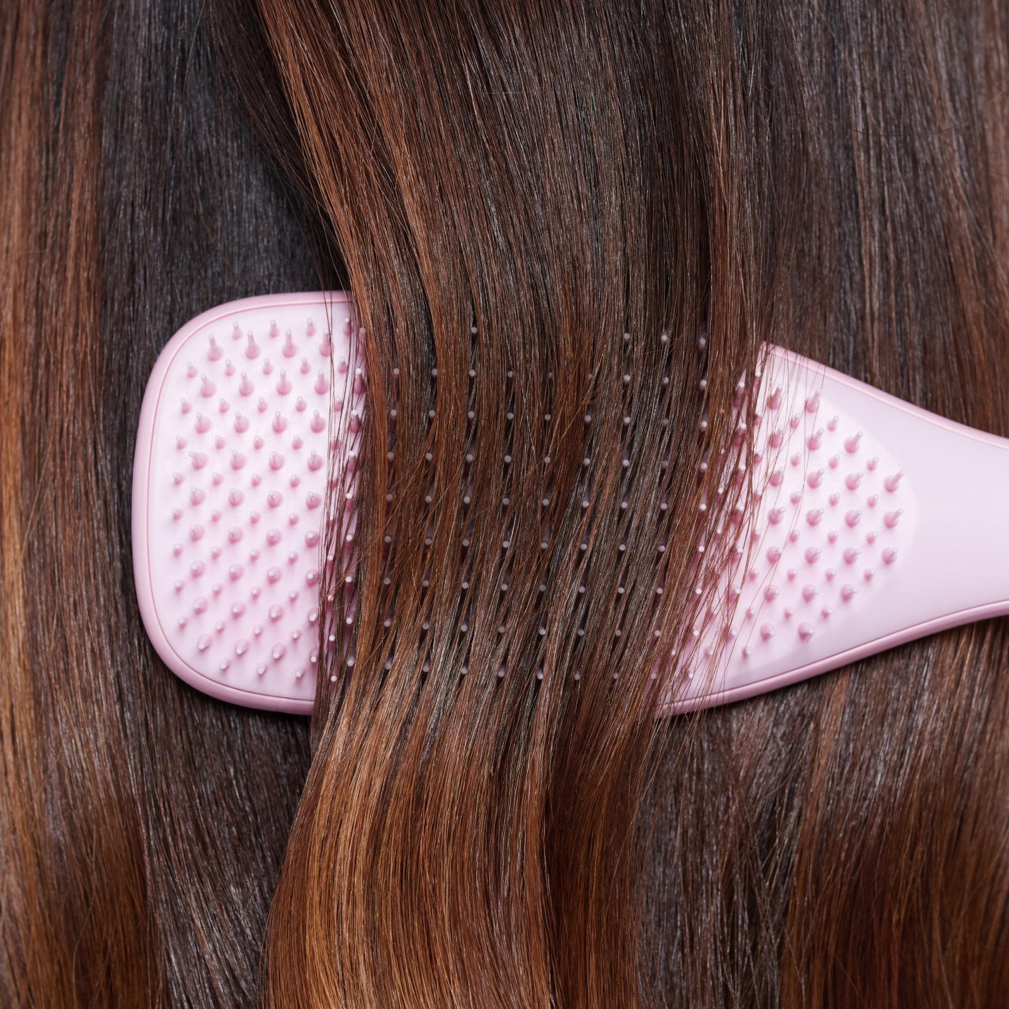 Cuidado diario del cabello con cepillo Tangle Teezer.