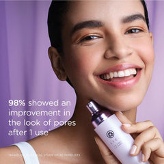 Tatcha Liquid Silk Canvas ayuda a que el maquillaje se trabaje de forma uniforme.