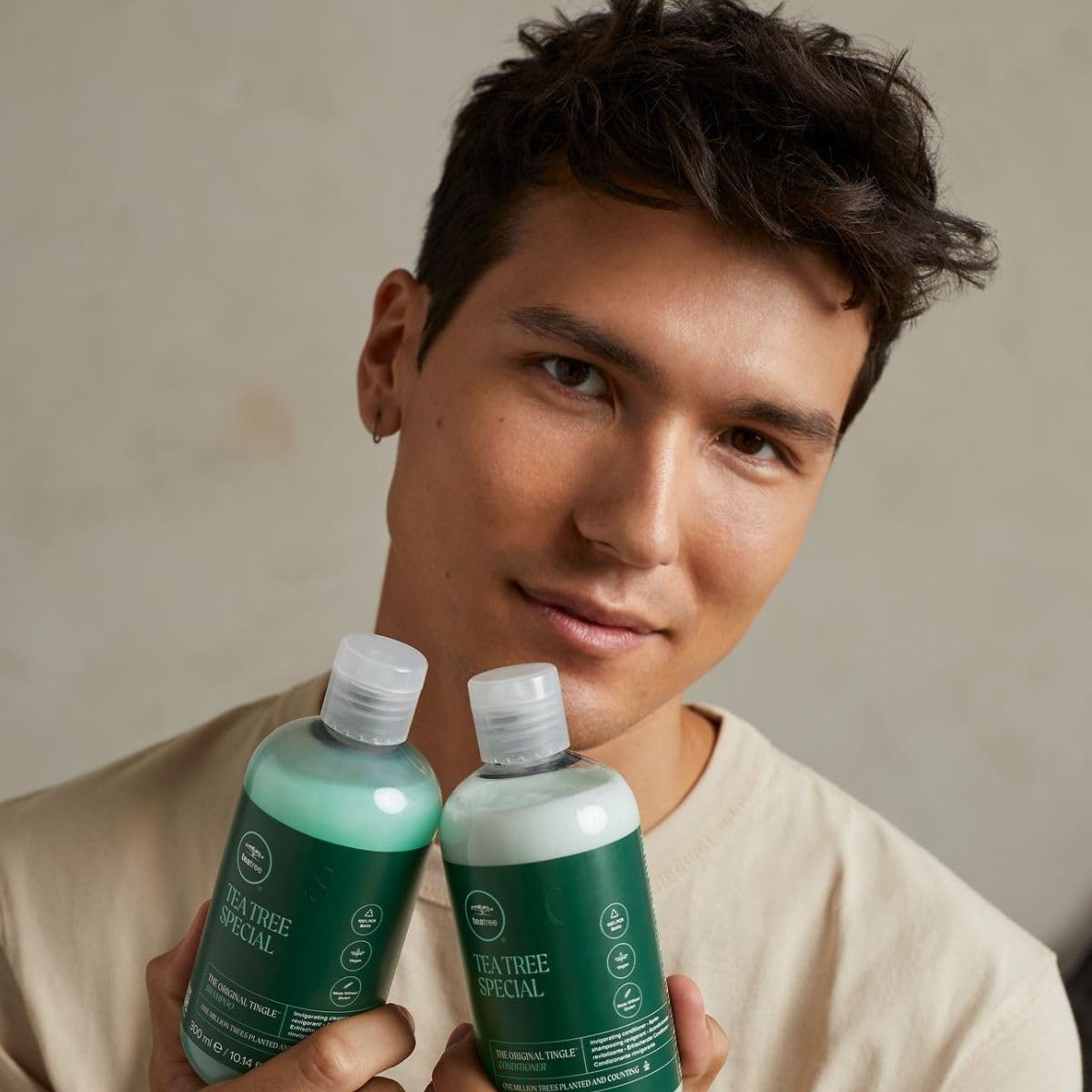 Tea Tree Special acondicionador: envases de aluminio duraderos para recargas.