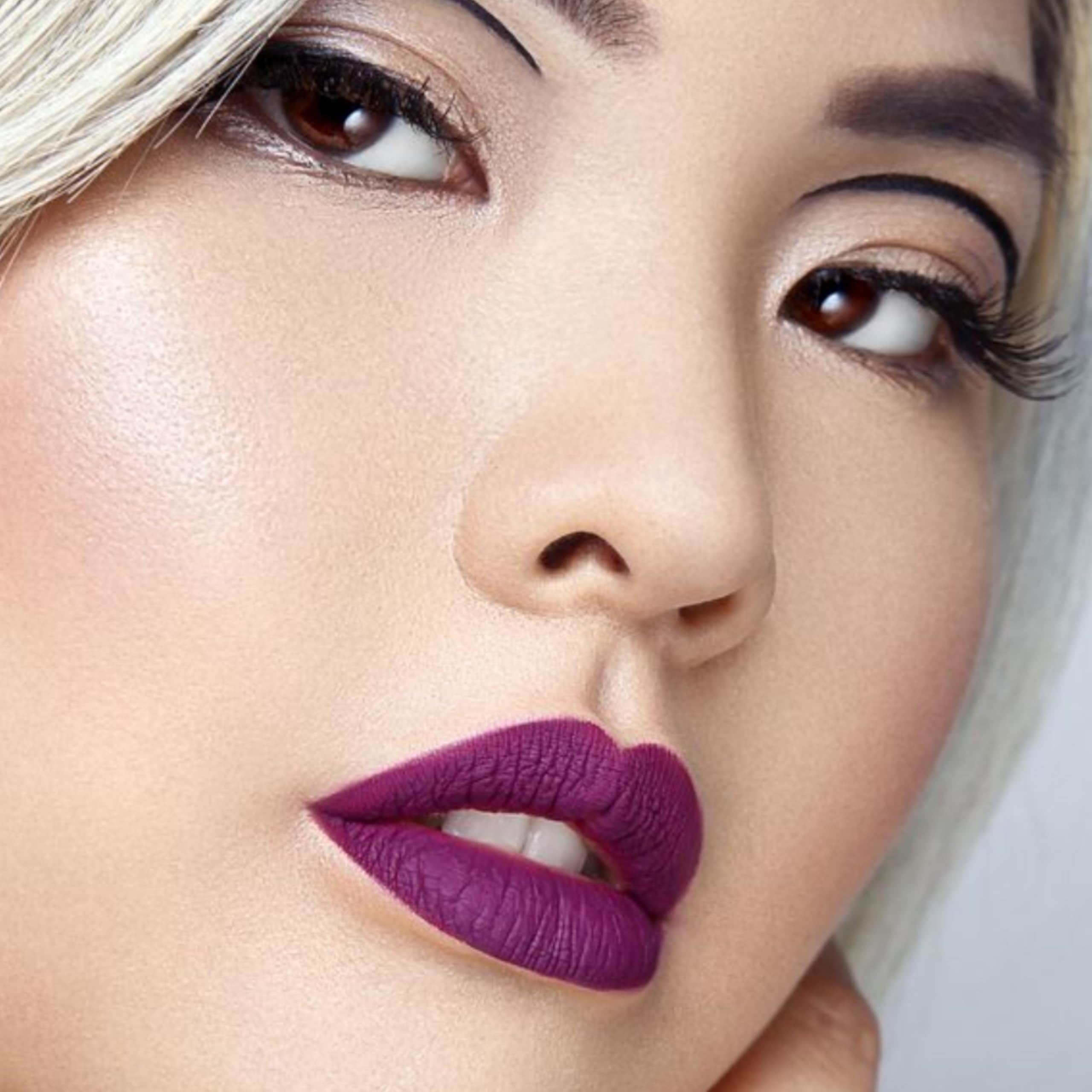The Lip Bar Prima Donna: delineado preciso para definir los labios.