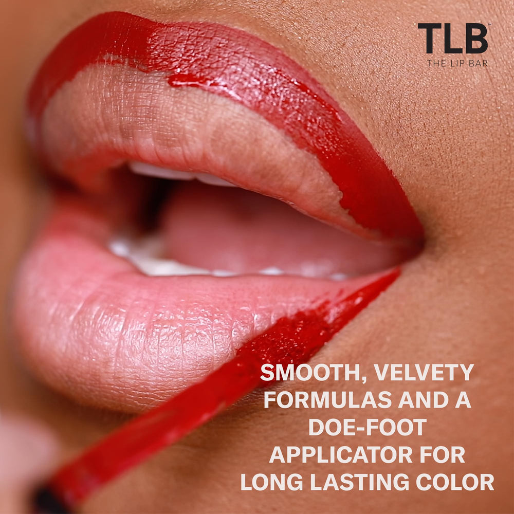 The Lip Bar Prima Donna: pigmento fucsia vivo para un look audaz.