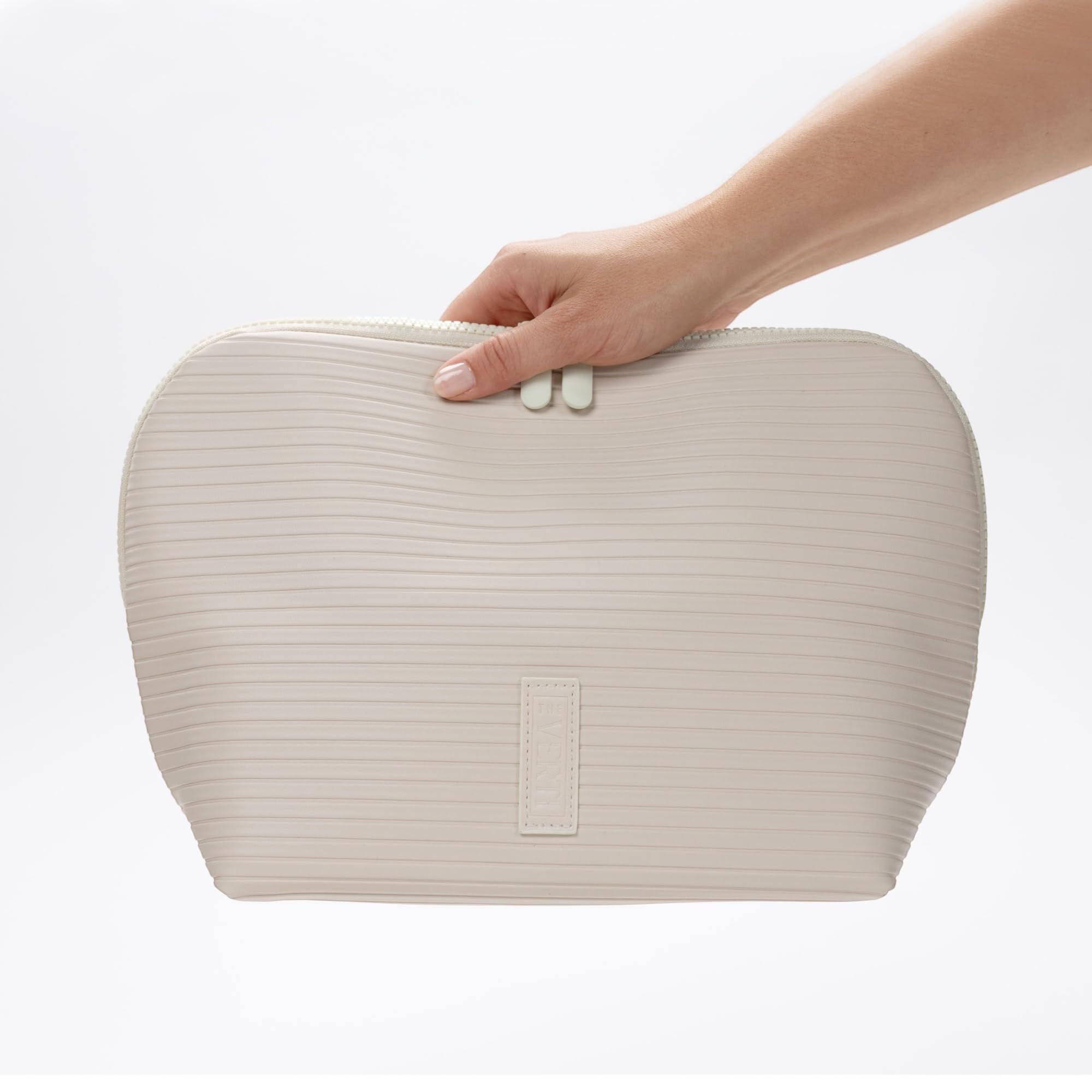 THE VERTI uso-multifuncional-shell perfecto para maquillaje, cuidado de la piel y artículos de viaje.
