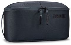 Thule Subterra 2 bolsa de aseo abierta para acceso rápido.